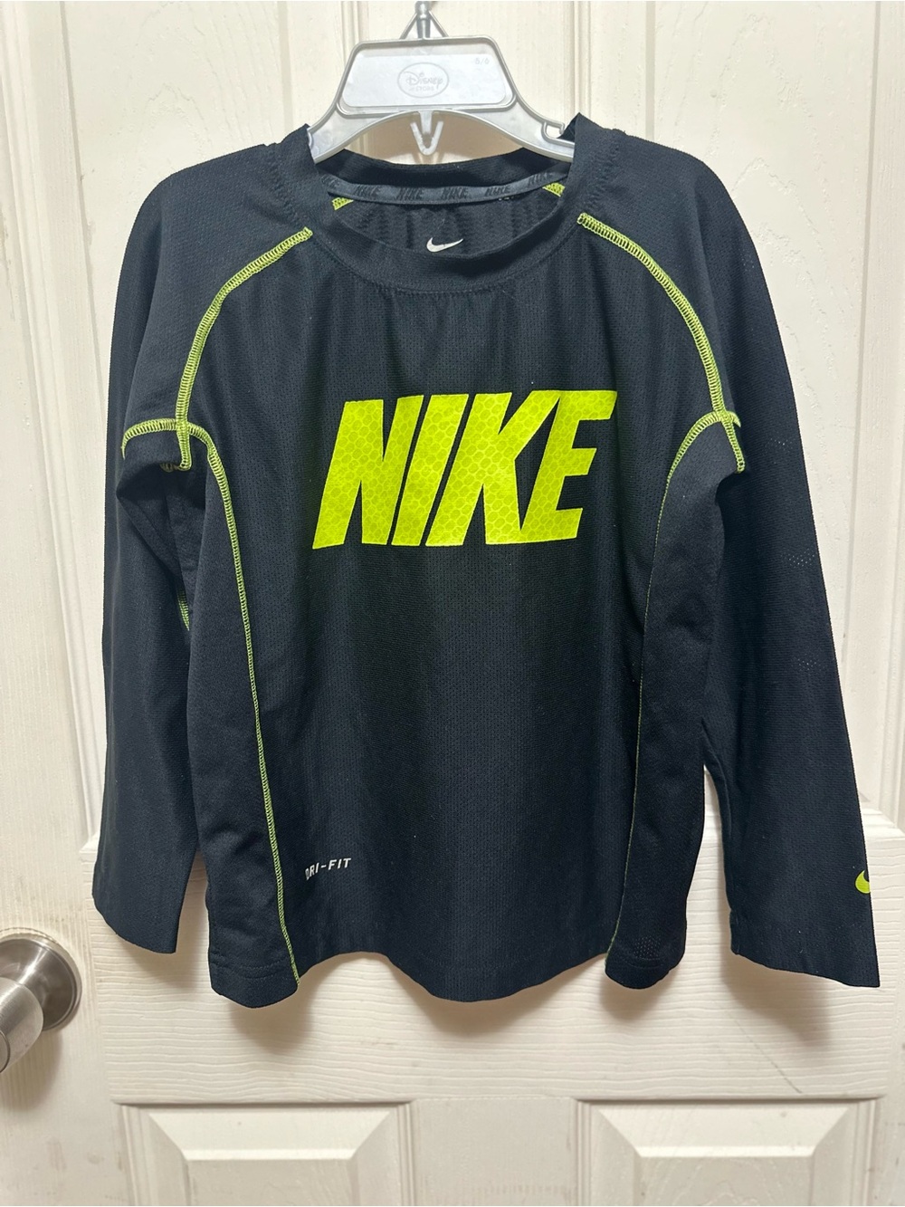 Nike Dri-Fit Kids Long Sleeve Graphic Shirt Black/Volt Size 5